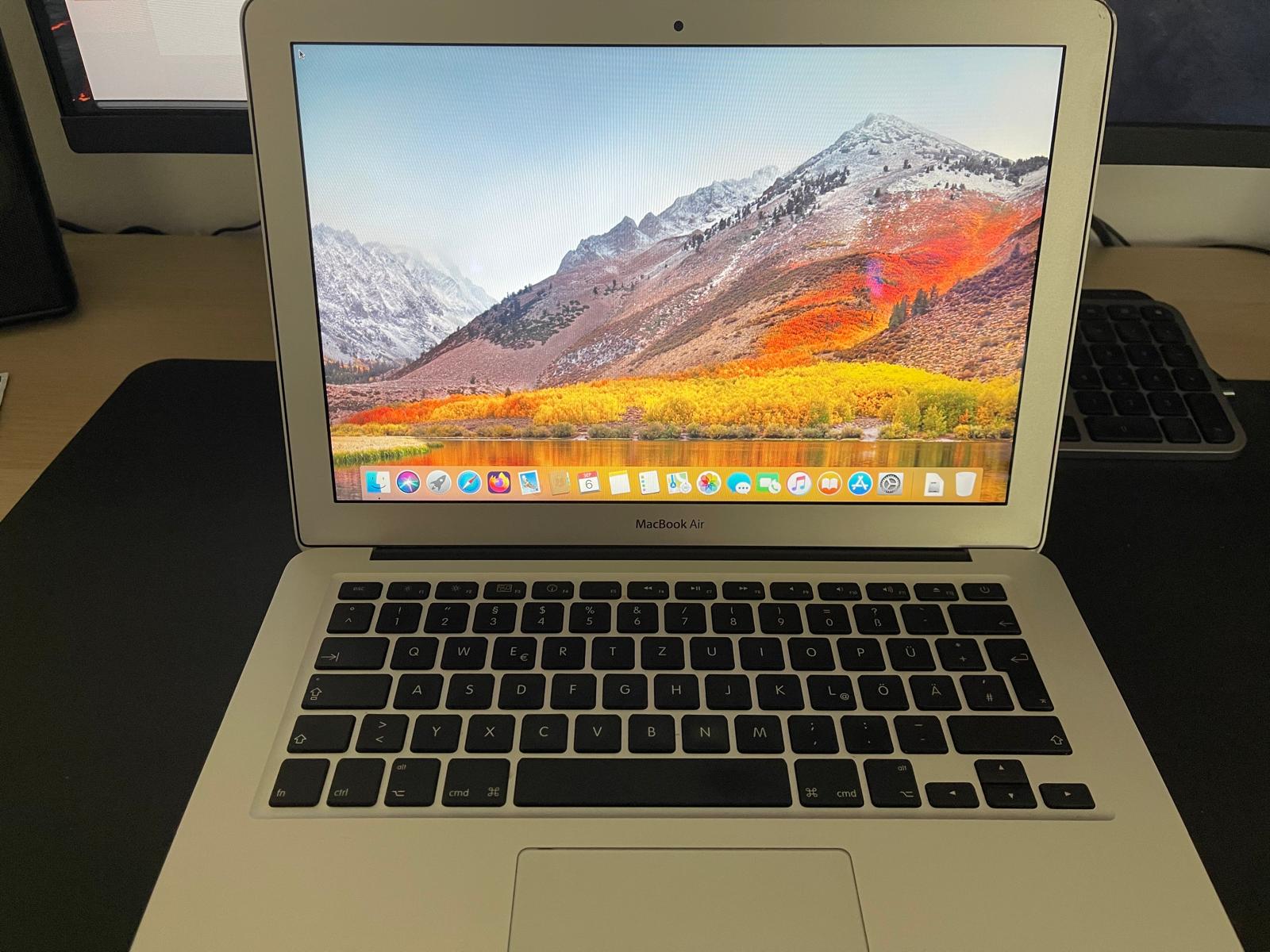 macbook1.jpg