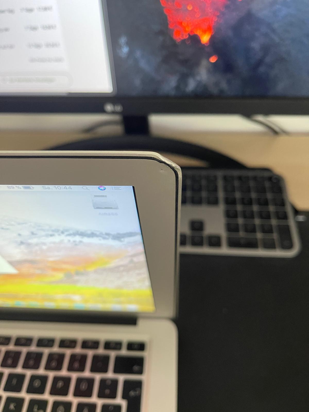 macbook4.jpg