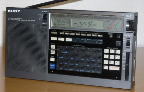 Sony ICF-2001D 001.jpg