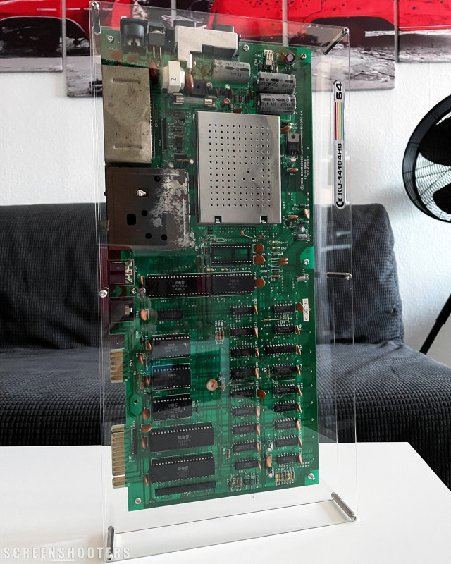 C64-115-Display_KU-14194HB.jpg