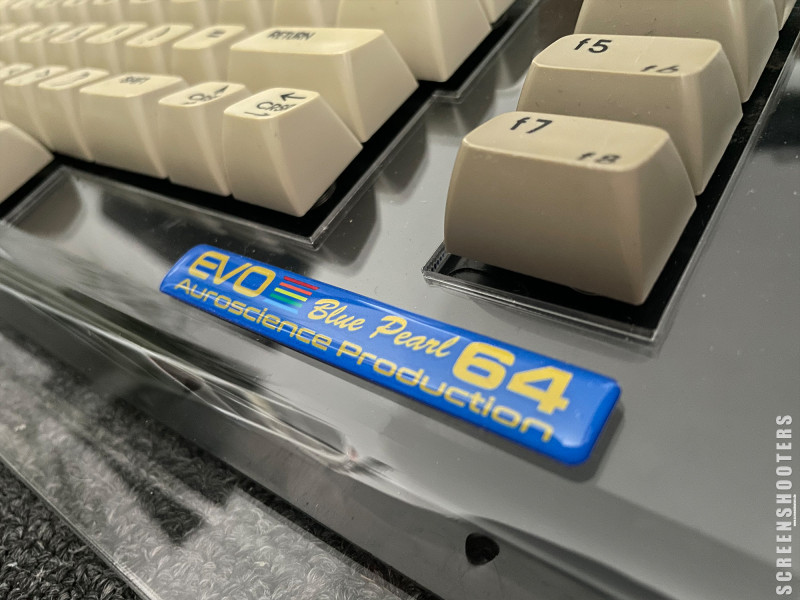 C64-262_BluePearl_34.jpg