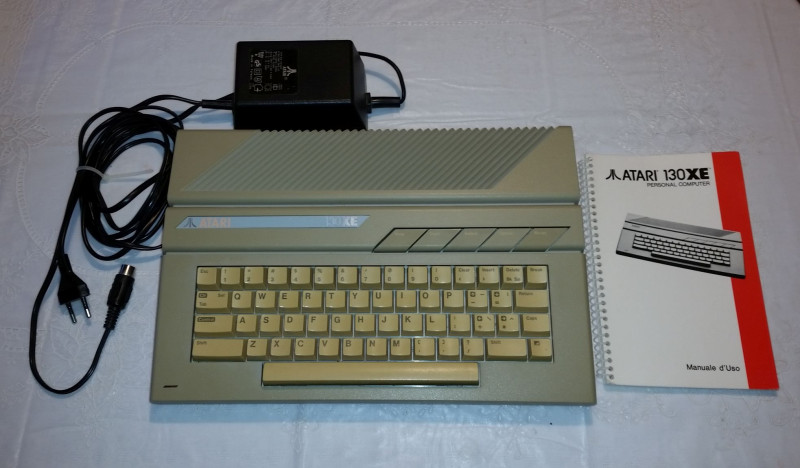 Atari Home-Computer 130XE.jpg
