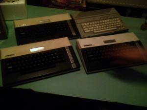drei XLs ... alle mit verschiedenen Tastaturen ... ja, und ein XE