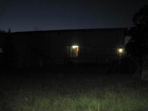 Schützenhaus bei Nacht vom Zeltplatz aus